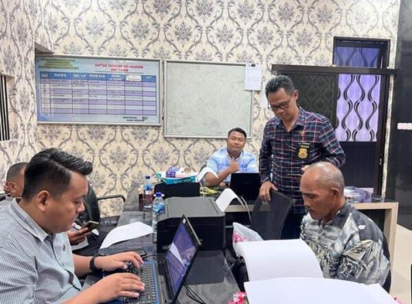 Polisi Bekuk Pelaku Perampokkan, Selain Gasak Barang Berharga, Korbannya Ditodong Senpi