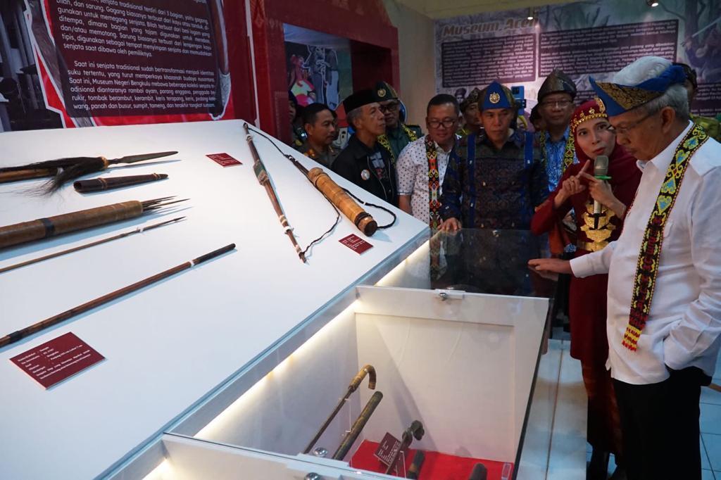 Wakil Gubernur Sumsel H Mawardi Yahya ketika membuka Pameran Nasional Senjata Tradisional Nusantara Tahun 2023 dengan  tema "Dinamika Senjata Kearifan Lokal sebagai Perisai Jati Diri Bangsa" bertempat Halaman Museum Negeri Sumatera Selatan, Selasa (25/7).