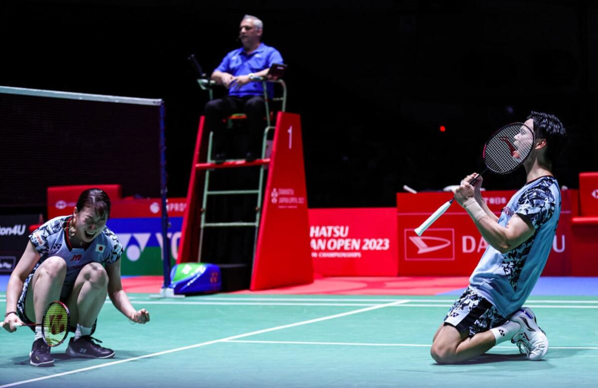 Ganda campuran Jepang Yuta Watanabe (kanan) dan Arisa Higashino menjadi juara Japan Open 2023. Foto: Badminton Photo