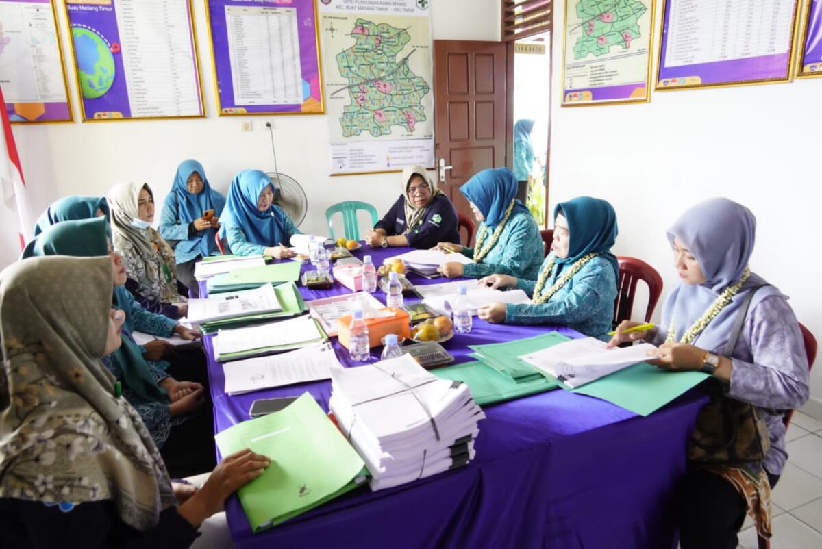 - Ketua Tim Penggerak PKK Kabupaten OKU Timur dr. Sheila Noberta, SpA. M.Kes menghadiri Penilaian Lomba Inspeksi Visual Asam Asetat (IVA) Test Tingkat Provinsi Sumatera Selatan yang dilangsungkan di Kecamatan Buay Madang Timur, Kamis, 3 Agustus 2023.