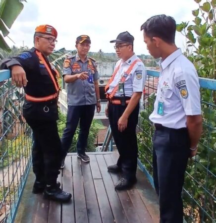 Dishub Prabumulih Terjunkan Petugas, Tinjau JPO Ditutup Cor Beton