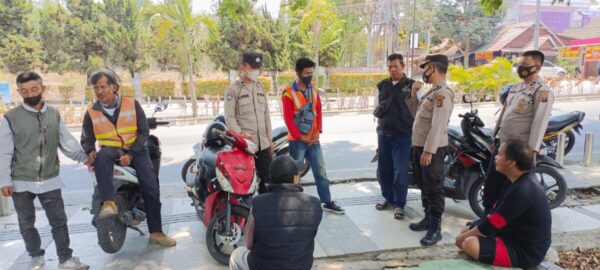 Ajak Tukang Ojek Patuh Lalin, Jumat Curhat Satbinmas Polres Prabumulih