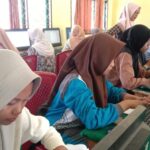 SMA Negeri 2 Martapura, Kabupaten OKU Timur Provinsi Sumatera Selatan (Sumsel) memiliki Program Ekskul Jurnalistik.