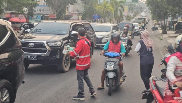 Ribuan Masker Dibagikan, PMI Prabumulih Cegah ISPA