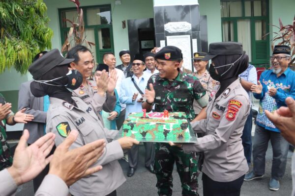 Dua Batalyon TNI, Disambangi Polres Prabumulih, HUT TNI 78