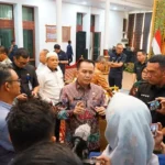 Penjabat (Pj) Gubernur Sumatera Selatan Agus Fatoni mengajak seluruh insan pers yang tergabung dalam organisasi wartawan dan perusahaan pers di Sumsel untuk terus bersinergi dengan pemerintah. Sinergi ini dilakukan demi mendukung pembangunan daerah yang lebih baik ke depannya.