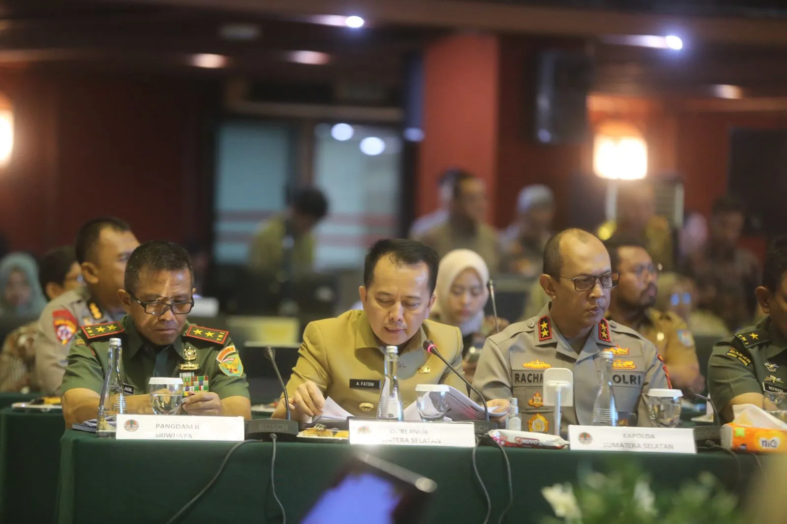 Rapat  Koordinasi Khusus (Rakorsus) Peningkatan Upaya Penanggulangan Kebakaran Hutan dan Lahan Tahun 2023 di Gedung Manggala Wanabakti Kementerian Lingkungan Hidup dan Kehutanan, Jakarta, Senin (19/10/2023).