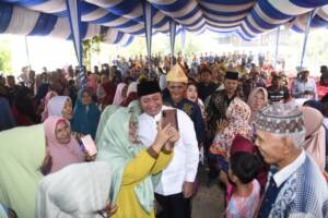 Lembaga Adat Komering Bengkulah desa Tanjung Lago Kecamatan Tanjung Lubuk Kabupaten Ogan Komering Ilir (OKI) memberikan gelar adat "Mangku Raja" kepada H Herman Deru.