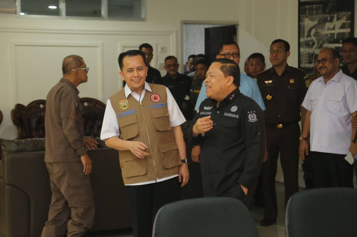 Penjabat (Pj) Gubernur Sumatera Selatan Agus Fatoni terus memperkuat kolaborasi dengan Forum Koordinasi Pimpinan Daerah (Forkopimda) Sumsel. Salah satunya dengan bersilahturahmi ke Kantor Kejaksaan Tinggi Sumatera Selatan, Kamis (5/10/2023).