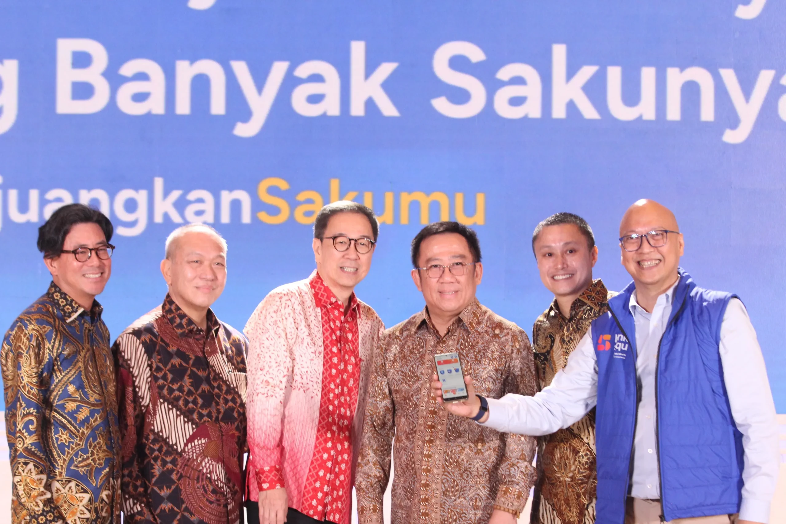 PELUNCURAN BANK SAQU Dari Kiri ke Kanan Ernest Leung, Group COO WeLab; Suparno Djasmin, Direktur Astra dan Director in Charge Astra Financial; Prijono Sugiarto, Presiden Komisaris Astra; Djony Bunarto Tjondro, Presiden Direk.