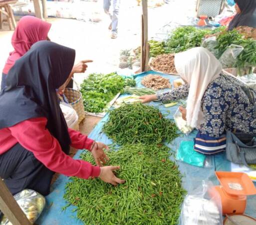 Harga Cabai Meroket, Pedagang Kurangi Stok, Ibu Rumah Tangga ‘Mumet’