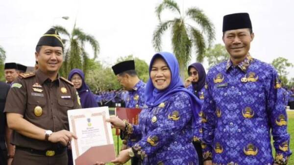 Ratusan ASN Diganjar Penghargaan Satya Lencana di Peringatan HUT Korpri 52