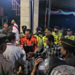 PATROLI : Pj Wako Prabumulih, H Elman ST MM bersama Kapolres, AKBP Endro Aribowo SIk melakukan patroli skala besar menyambut malam perayaan Natal 2023 di sejumlah gereja, Minggu malam. Foto : Rian/IP.COM