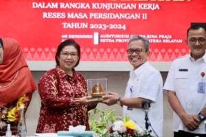 Sekretaris Daerah (Sekda) Provinsi Sumatera Selatan (Sumsel)  Ir. S.A Supriono menerima kunjungan kerja Komisi IX Dewan Perwakilan Rakyat (DPR) Republik Indonesia (RI) dalam rangka reses masa persidangan II tahun 2023-2024 yang diterima  Auditorium Bina Praja Pemprov Sumsel, Rabu (6/12/2023).