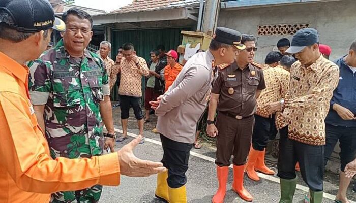 Satu Lagi, Jalanan di Kelurahan Payuputat Putus Akibat Tergerus Banjir Bandang. Ini Penjelasan Pj Wako Prabumulih, Kapolres dan Kejari Solusinya