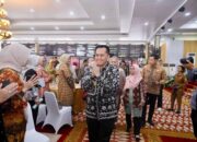 Penjabat (Pj) Gubernur Sumatera Selatan (Sumsel) Agus Fatoni bersama Pj Ketua Dewan Kerajinan Nasional Daerah (Dekranasda) Sumsel Tyas Fatoni membuka Rapat Kerja Daerah (Rakerda) Dekranasda Sumsel Tahun 2024.