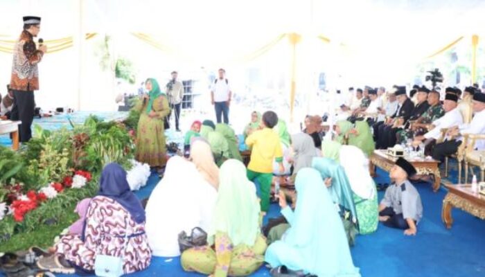 Ustad Wijayanto sampaikan Tausyiah di Masjid Agung Sabilul Muttaqin Martapura, Bupati OKU Timur Hadir 