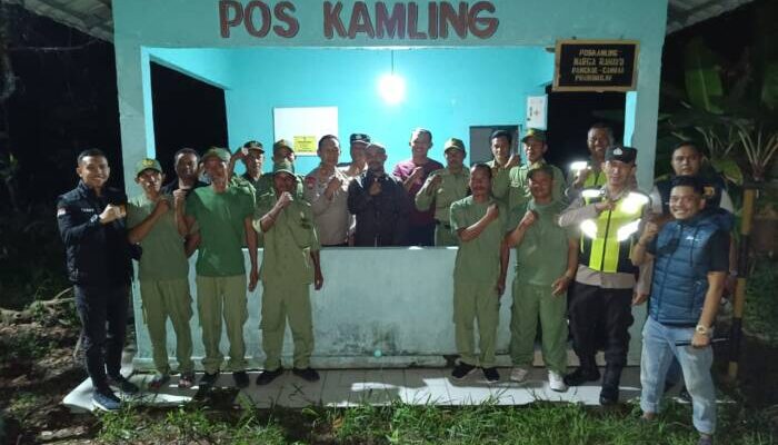 Kasat Binmas Polres Prabumulih dan Kapolsek Cambai Gerebek Poskamling Desa Pangkul Jaya