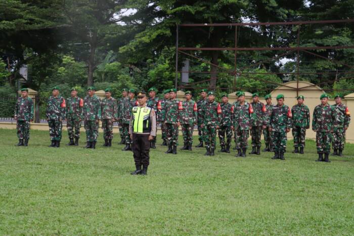 APEL: Kapolres Prabumulih, AKBP Endro Aribowo SIk memimpin apel kordinasi bersama BKO TNI di Halaman Mapolres, Jumat. Foto : Ist/IDEPUBLIK.COM