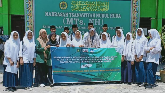 Studi Pendidikan Bahasa dan Sastra Indonesia (Prodi PBSI) melalui program Hibah Internal melaksanakan Pengabdian Kepada Masyarakat
