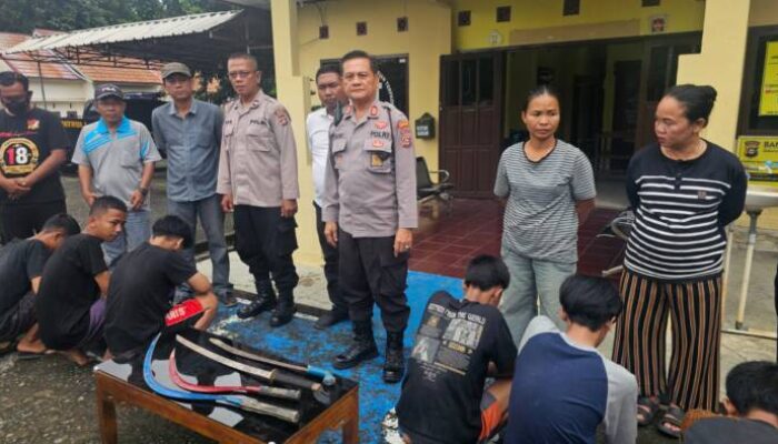 Enam Pelajar Terduga Pelaku Tawuran Digiring ke Polsek Prabumulih Barat Diamankan