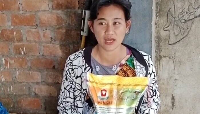 Harga Beras Turun, Mahasiswa UNPRA Terus Bagikan Beras Gratis