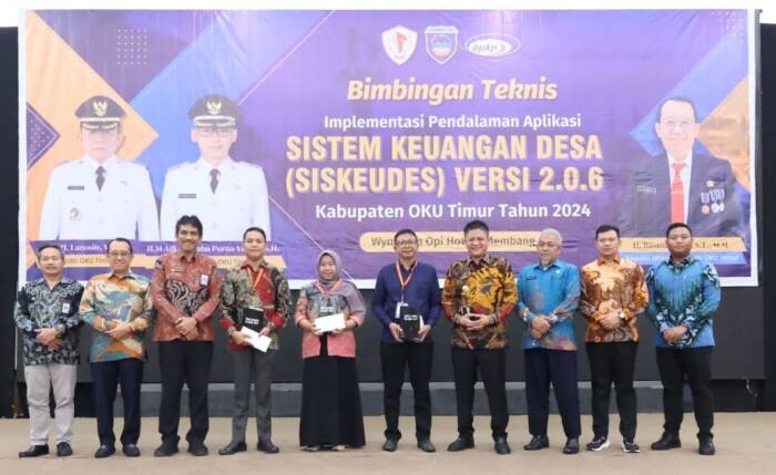 Bupati OKU Timur Ir. H. Lanosin MT, menutup kegiatan Bimbingan Teknis Implementasi Pendalaman Aplikasi Sistem Keuangan Desa (Siskeudes) Versi 2.0.6 Gelombang III Kabupaten OKU Timur Tahun 2024.