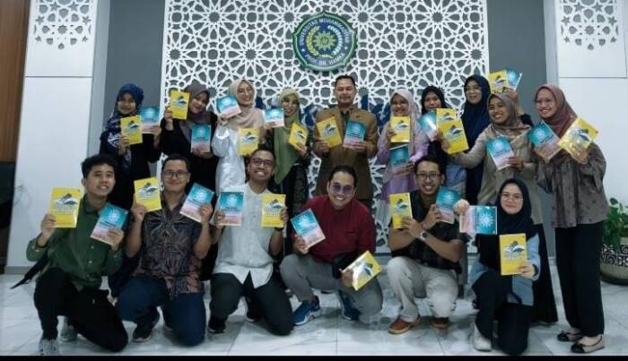 Program Studi S-2 Pendidikan Bahasa Indonesia Sekolah Pascasarjana Universitas Muhammadiyah Prof. DR. HAMKA (UHAMKA) meluncurkan dua buku.