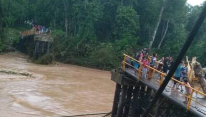 Akibat Banjir, Sungai Lengkayap Meluap, Dua Jembatan di Lengkiti Putus