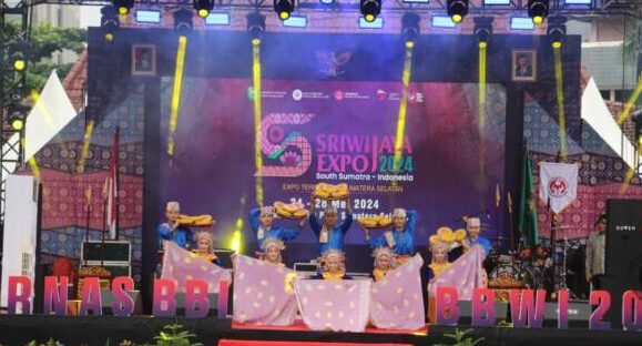Pj. Gubernur Sumatera Selatan Agus Fatoni resmi membuka Sriwijaya Expo 2024 di halaman Kantor DPRD Sumsel, Palembang, Sumatera Selatan, Jumat (24/5/2024). Foto: Humas Pemprov Sumsel
