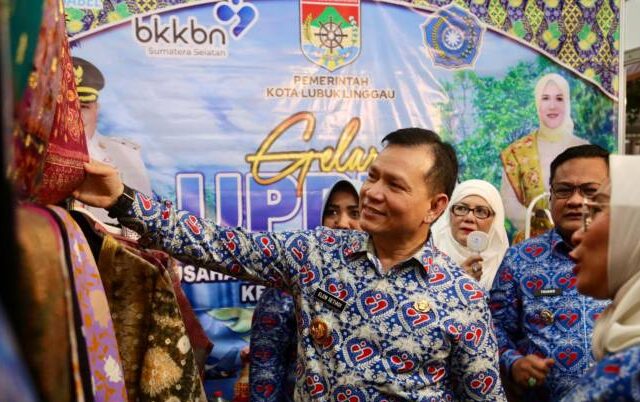 Penjabat (Pj) Gubernur Sumatera Selatan (Sumsel) Elen Setiadi, S.H, M,S.E, menghadiri  puncak acara peringatan Hari Keluarga Nasional (Harganas) ke-31 di yang dipusatkan di Lapangan Simpang Lima Kota Semarang, Jawa Tengah, Sabtu (29/6/2024) pagi. 