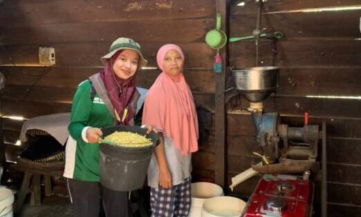 Industri tahu rumahan di Desa Jati Sari Blok A yang hingga kini tetap dipertahankan.