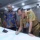 Plh Sekda Edward Candra Bersama Tim Pokja RZWP-3-K Tanda Tangani Deklarasi Penyepakatan Dokumen Final Pasca Konsultasi Publik Materi Teknis Muatan Perairan Pesisir