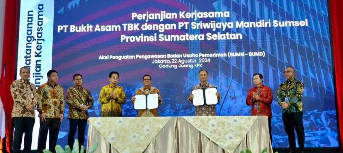 orong Penguatan Badan Usaha Pemerintah, Pj Gubernur Elen Setiadi Hadiri Penandatanganan Perjanjian Kerjasama Antara BUMN - BUMD di KPK RI