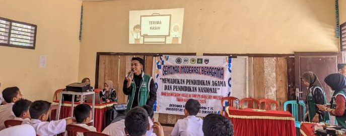 Mahasiswa Kuliah Kerja Nyata Tematik (KKN T 15) dari Universitas Nurul Huda berhasil mengadakan seminar bertajuk "Memadukan Pendidikan Agama dan Pendidikan Nasional"