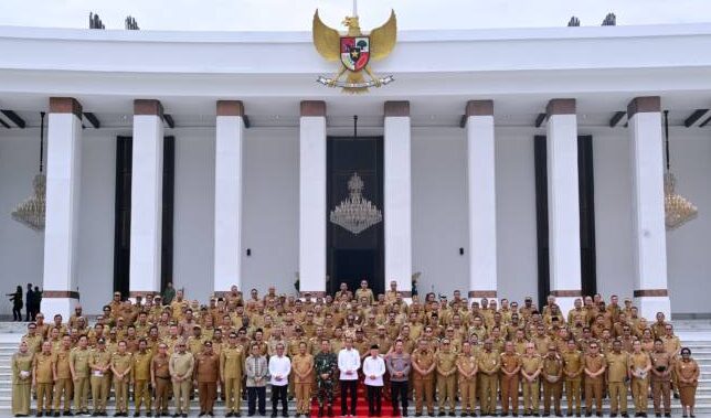 Presiden RI H. Joko Widodo menyampaikan dua isu penting kapada kepala daerah se-Indonesia.