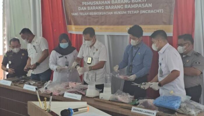 Inkra, Kejari Prabumulih Musnahkan Barang Bukti Hasil Kriminal Narkoba