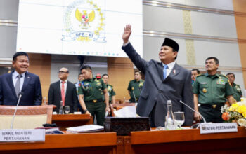 Rapat bersama Komisi 1 DPR RI, Prabowo Subianto Menteri Pertahanan RI maynpaikan ucapan pamit kepada jajaran ketua serta anggota Komisi DPR RI.