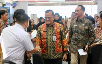 Sekretaris Daerah (Sekda) Provinsi Sumatera Selatan (Sumsel) Drs. H. Edward Candra MH, secara resmi melakukan Opening Ceremony dan Leaders Talkshow