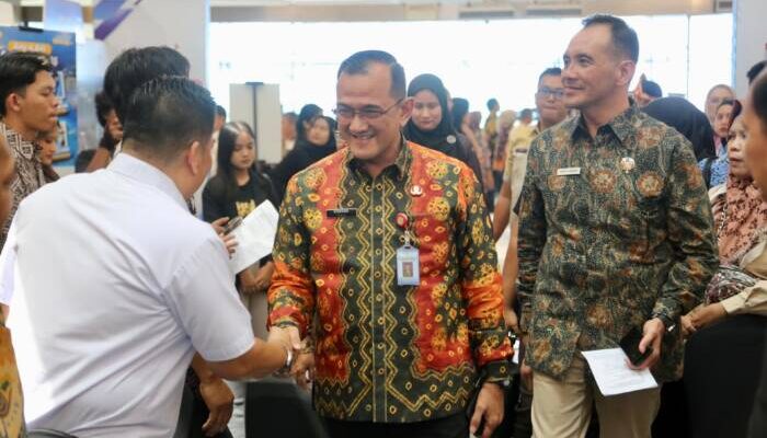 Ciptakan Akses Positif Bagi Investor, Sekda Edward Candra Resmi Buka Kegiatan Invest, ID dan Leaders Talkshow 