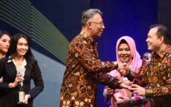 Tiga penghargaan sekaligus diterima Pemprov Sumatera Selatan (Sumsel), pada ajang Ajang Bhumandala Award 2024. 