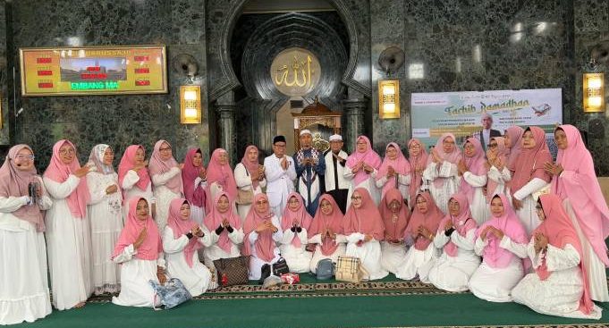 Masjid Darussa'id Kota Palembang menggelar acara Tahrib Ramadhan dan pelantikan pengurus Majelis Taklim Darussa'id pada hari Minggu, 23 Februari 2025