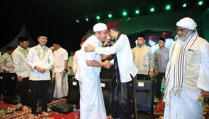 Hadiri Tabligh Akbar UAS, Gubernur Herman Deru Berikan Pesan Khusus Untuk RDPS