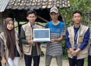 Mahasiswa KKN Universitas Nurul Huda Bantu UMKM Pandai Besi Mujo Rahayu Urus NIB