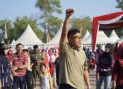 Ikuti Jalan Sehat dan Senam Massal HUT RI Ke 80, Bupati Enos Ajak Masyarakat Isi Kemerdekaan dengan Kegiatan Positif