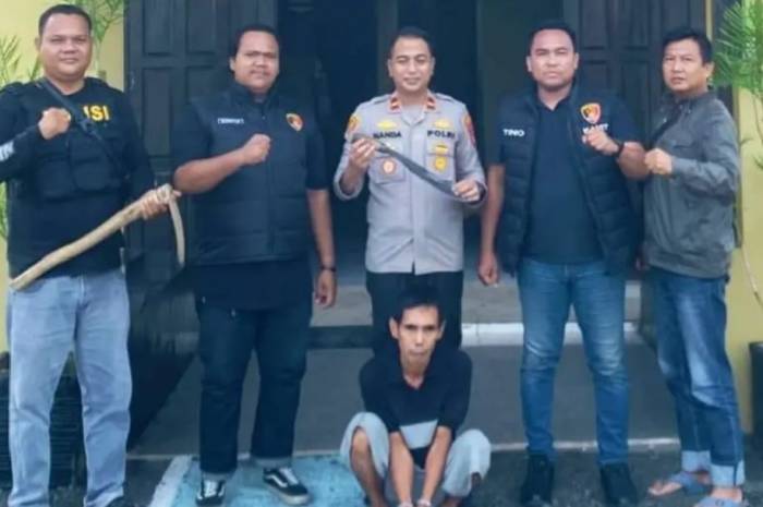 Bacok Tetangga Gegara Batas Tanah, Pelaku Langsung Dibekuk Polisi 