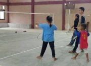 Mahasiswa KKN Dorong Minat Olahraga Anak melalui Program “Generasi Smash Hebat”