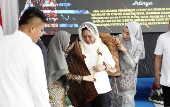 Siti Hediati Soeharto Dianugrahi Gelar Ratu Mahkota Tulin Pujian Tebuayan