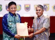 Bupati Enos menandatangani nota kesepahaman (MoU) dengan Direktorat Jenderal Minyak dan Gas Bumi (Ditjen Migas) Kementerian ESDM