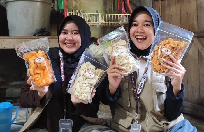 Mahasiswa KKN UNUHA Dampingi Branding Produk UMKM Naik Kelas